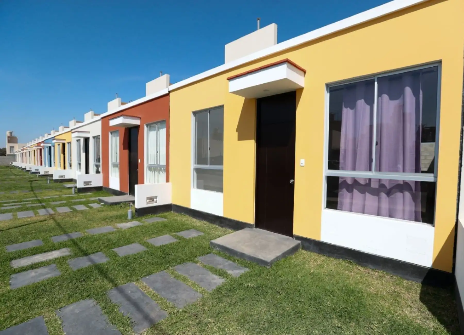 Feliciti Chincha: viviendas y áreas exteriores